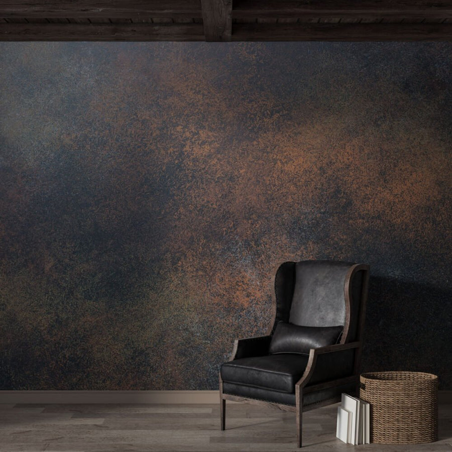 Papier peint effet métal rouillé dans un intérieur industriel